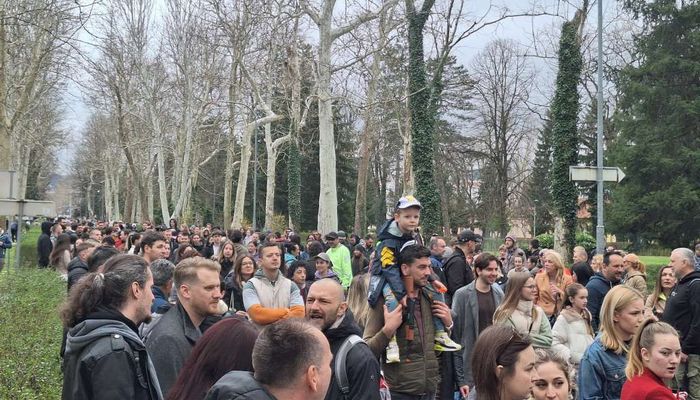 Građani u Banjoj Luci na protestnom skupu podržali studente u Beogradu
