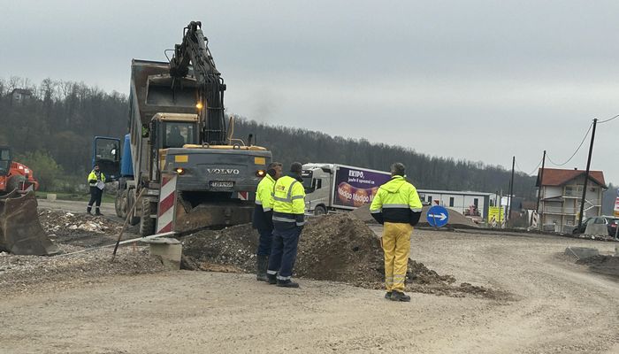 POGLEDAJTE NA KOJIM PUTEVIMA SE IZVODE RADOVI