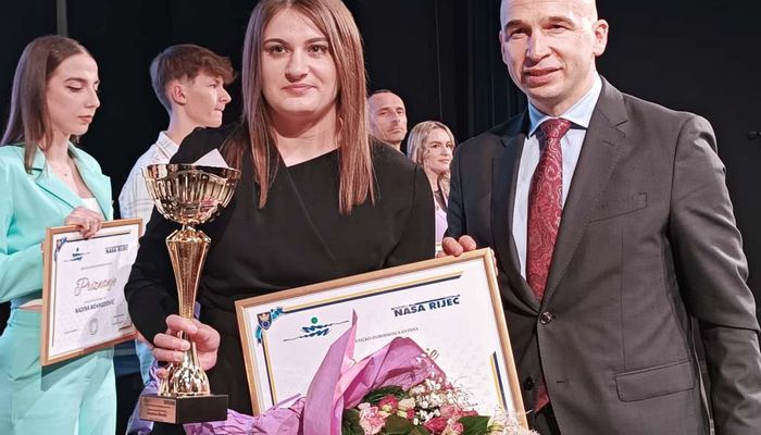 Izbor sportista ZDK za 2024. godinu: Jasmina Merdić, reprezentativka Bosne i Hercegovine u kickboksu, članica Kluba borilačkih sportova “Titanium” Usora, te bh. olimpijac i atletičar Mesud Pezer, član Atletskog kluba Zenica, proglašeni su najboljim sportistima Kantona za 2024. godinu.