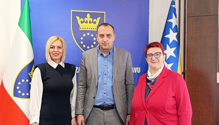 VLADA ZDK POTPISALA ANEKS II KOLEKTIVNOG UGOVORA: MINULI RAD POVEĆAN NA 24%