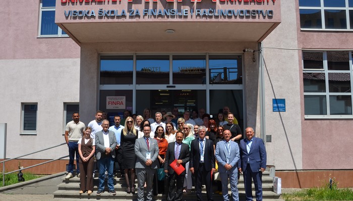 Na Univerzitetu FINRA Tuzla održana promocija knjige i panel diskusija o budućnosti računovodstvene profesije u Bosni i Hercegovini
