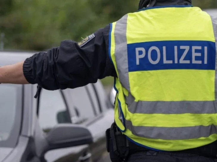 TEŠKA PROMETNA NESREĆA U NJEMAČKOJ: AUTOBUS IZ BIH UDARIO U SLUŽBENO VOZILO