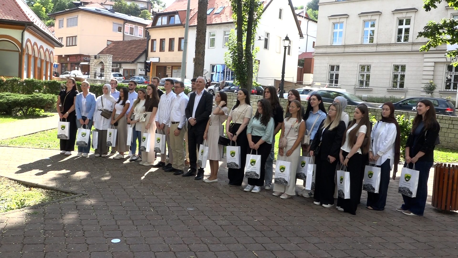 TEŠANJ: PODRŠKA STUDENTIMA, ZNANJU I VISOKIM TEHNOLOGIJAMA