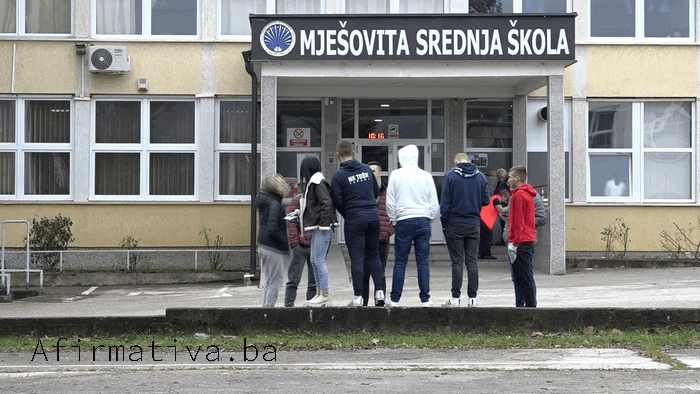 U SREDNJE ŠKOLE ZDK UPISANO 2.880 UČENIKA, VIŠE OD 400 MJESTA OSTALO NEPOPUNJENO