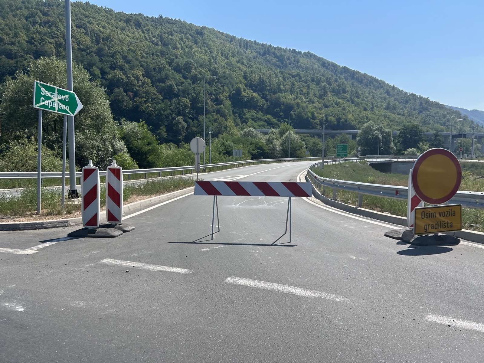 KOLONE NA IZLAZU IZ BIH, RADOVI DODATNO USPORAVAJU SAOBRAĆAJ